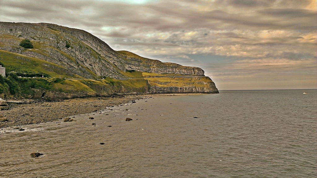 Great Orme from the Llandudno Pier by ziggy77