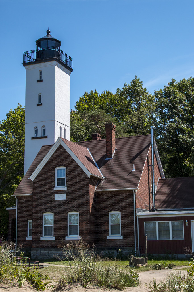 Presque Isle Lighthouse by skipt07