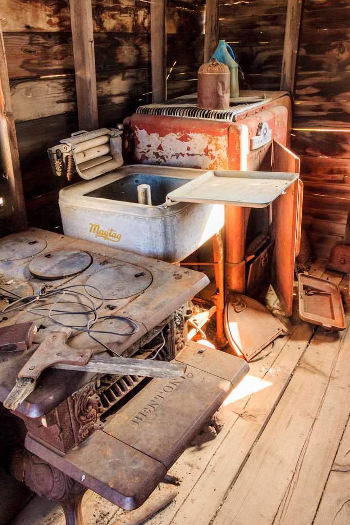 Old kitchen appliances by clay88