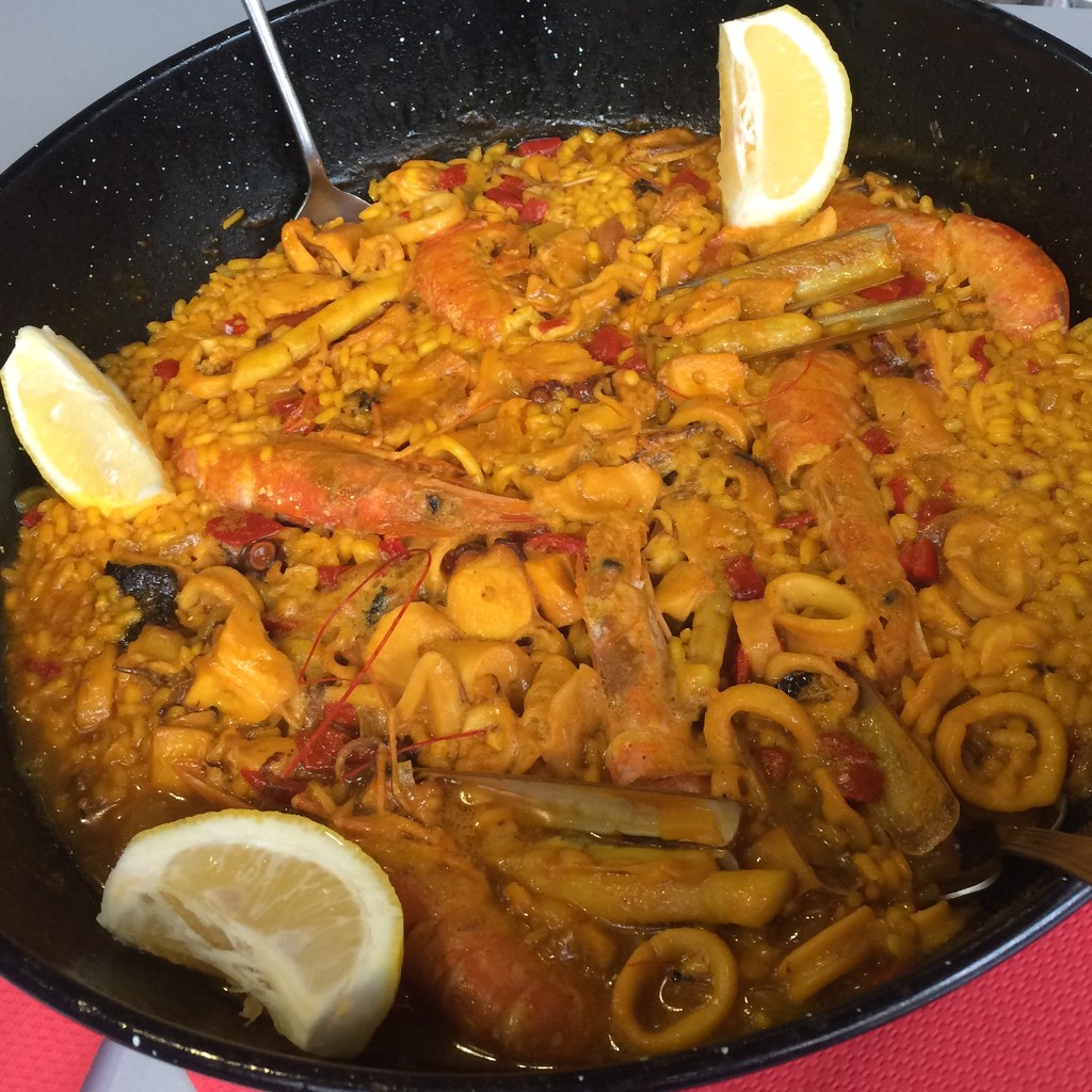 Paella  by narayani