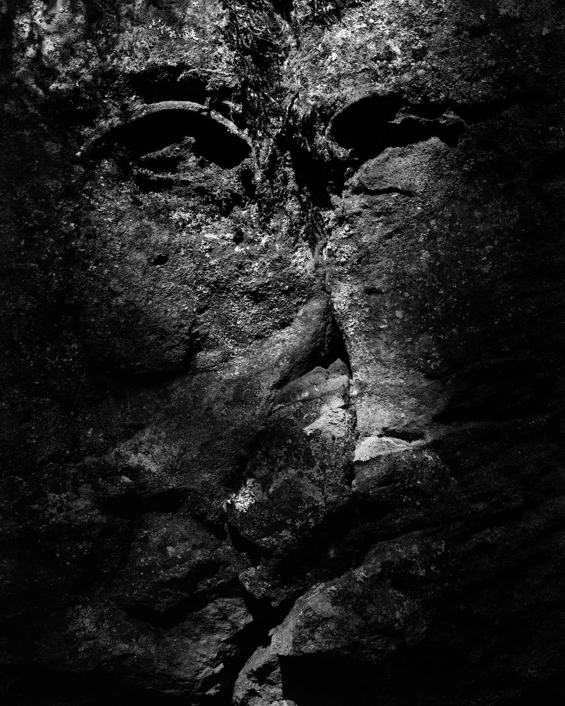Rock face by peterdegraaff
