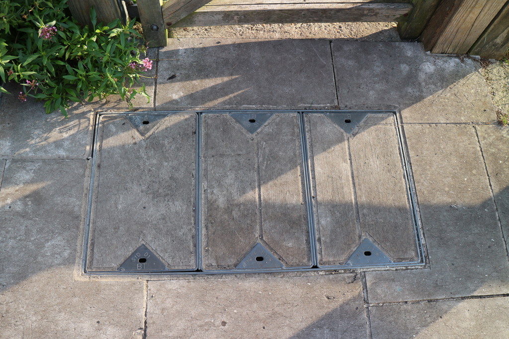 Triple Footway Jointbox by davemockford