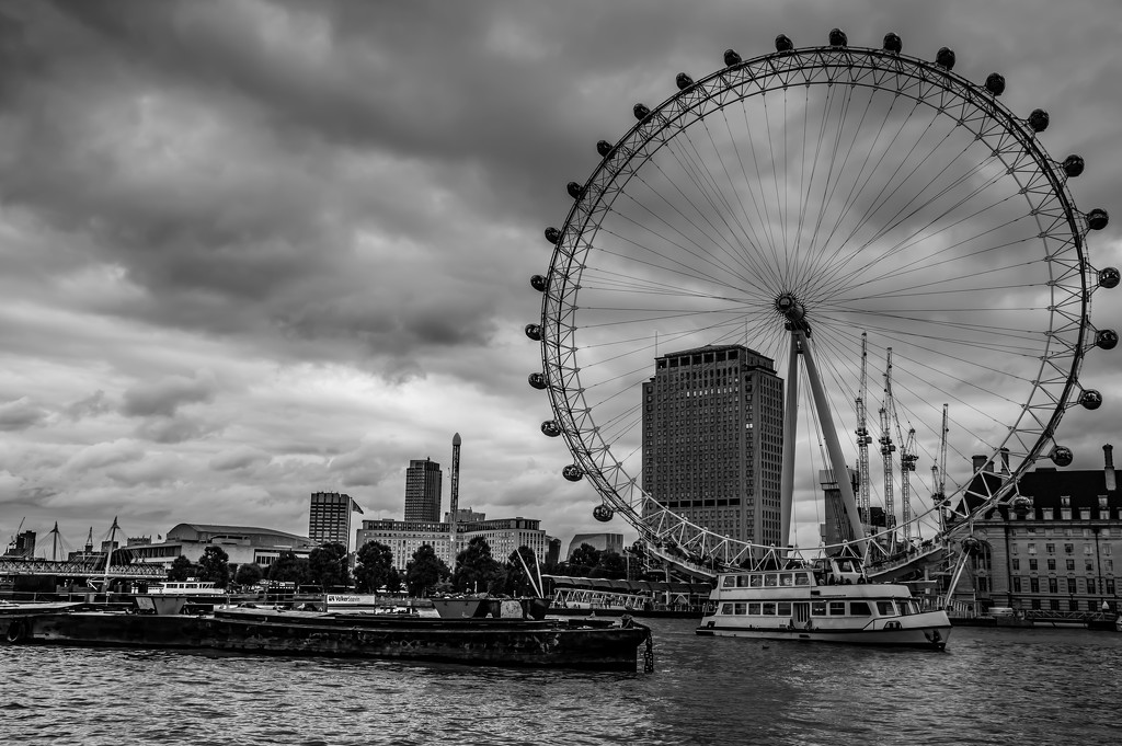 Eye on the Thames by cristinaledesma33