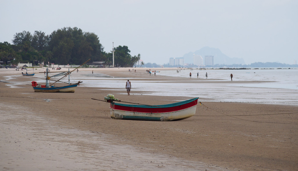 Low Season, Low Tide and Lowish Visibility by fotoblah