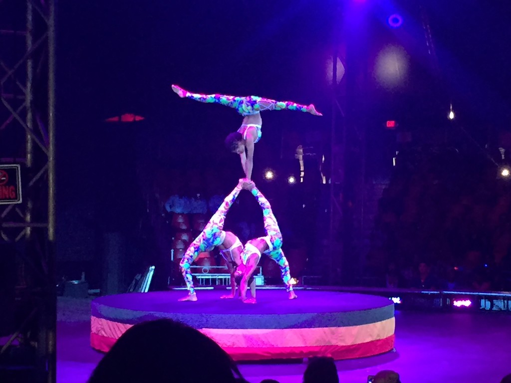 Universoul Circus  by annymalla