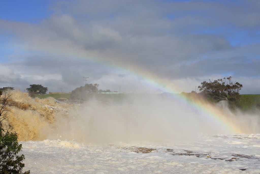 Foam and rainbow by gilbertwood