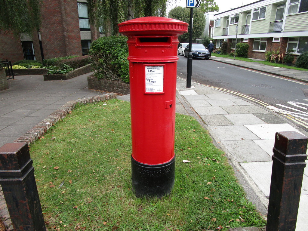 Pillar Box by davemockford