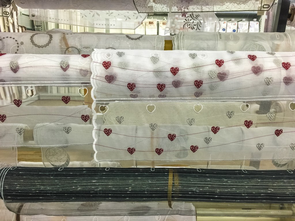 Hearts curtains by cocobella