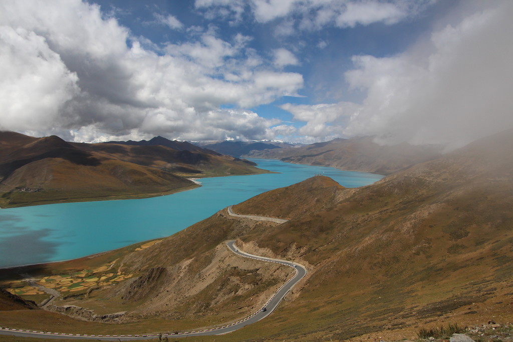 Yamdrok Yitsur Lake, Tibet by busylady