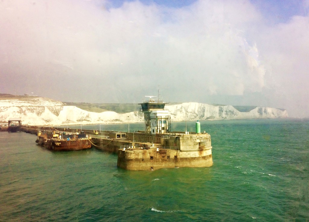 White cliffs of Dover by kiwinanna