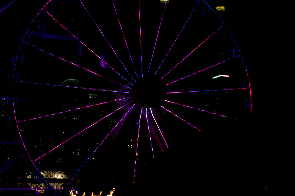 Ferris Wheel at Night by rminer