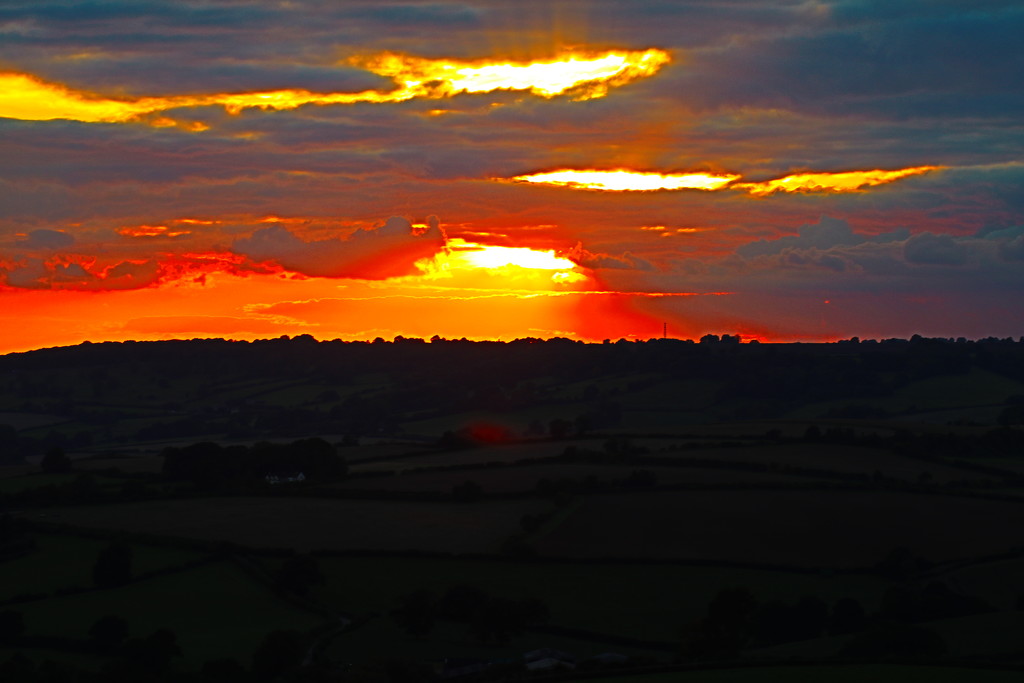 Wiltshire Sunset by phil_sandford