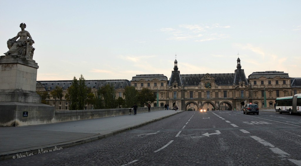 Pont du Louvre by parisouailleurs