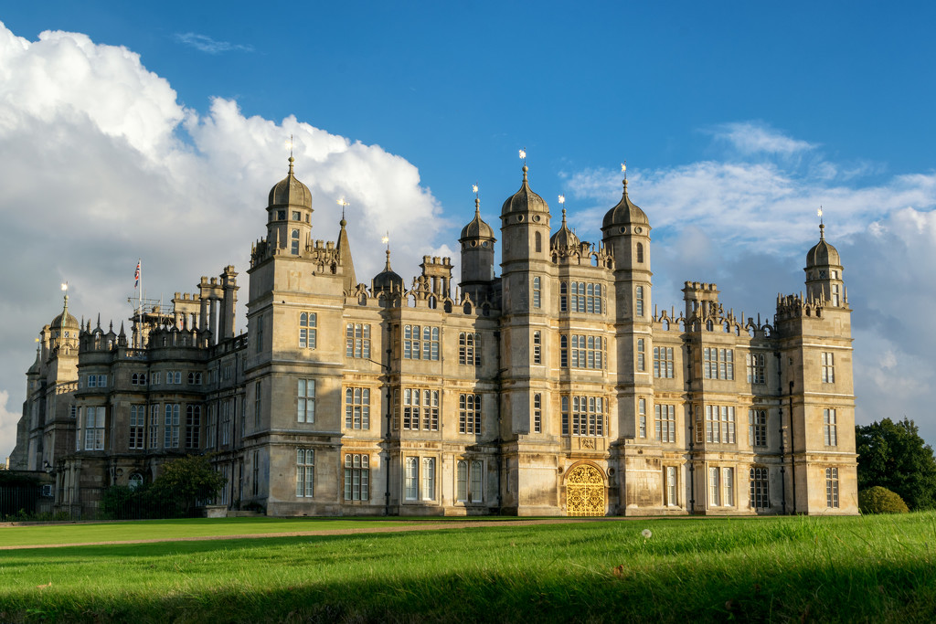 Burghley House  by rjb71
