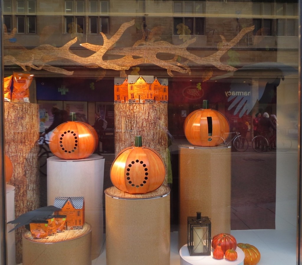 Halloween Display in M and S by foxes37
