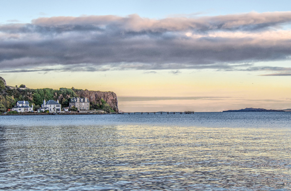 Nice light over Hawkcraig by frequentframes