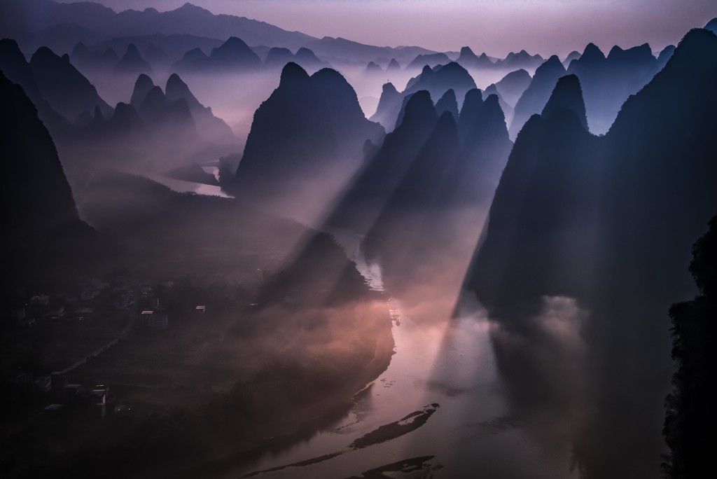 Sunrise from Xianggong Mountain 3 by taffy