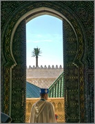 16th Nov 2016 - 327 - Leaving the Mausoleum of Mohammed V_pe