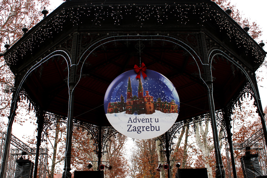 Advent in Zagreb #1, (day ONE) by cherrymartina