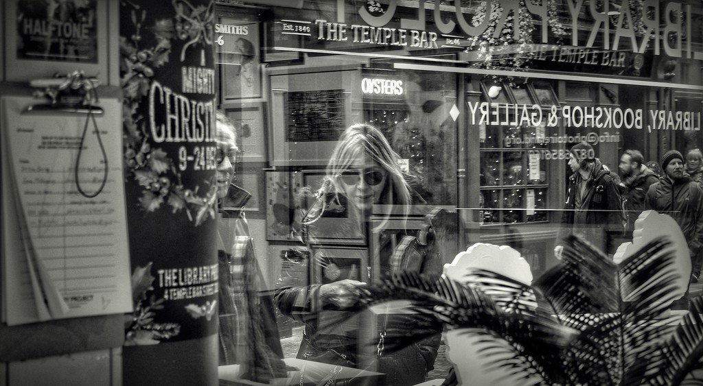 window shopper.. by jack4john