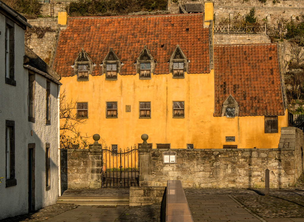 Culross Palace by frequentframes