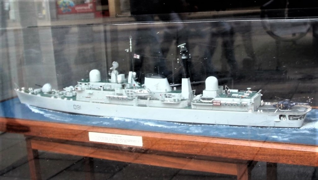 HMS Nottingham by oldjosh