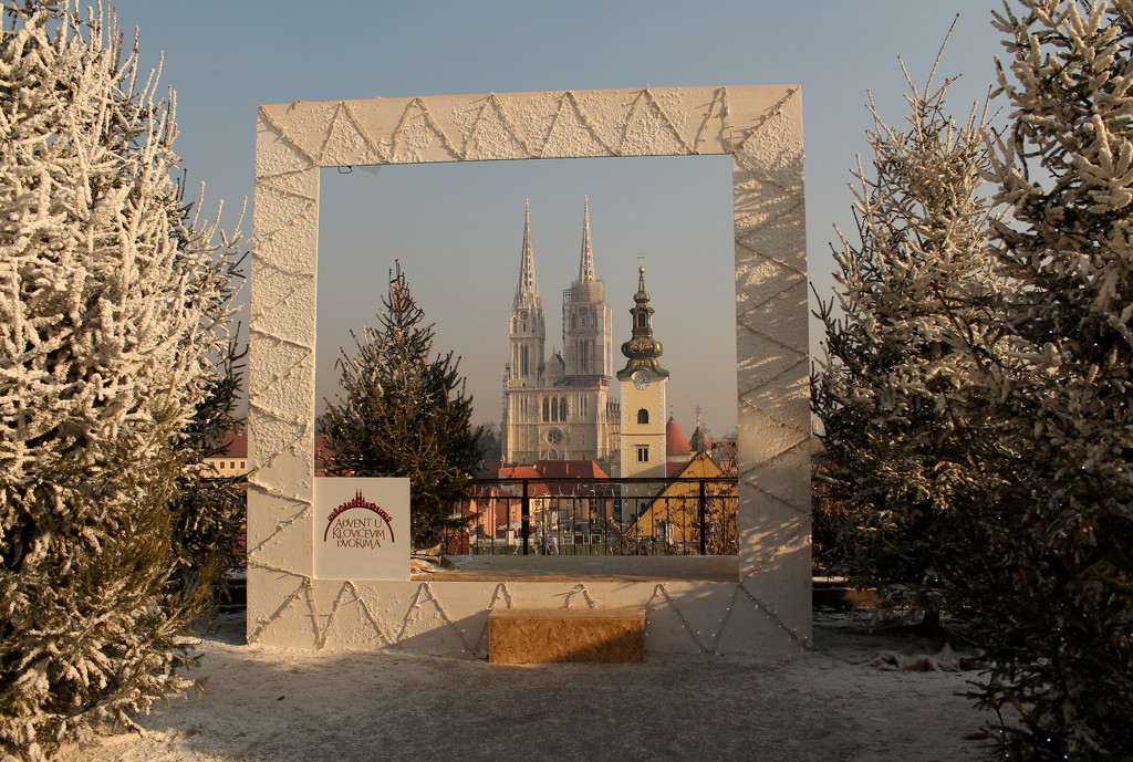 Advent in Zagreb #12 (View point) by cherrymartina