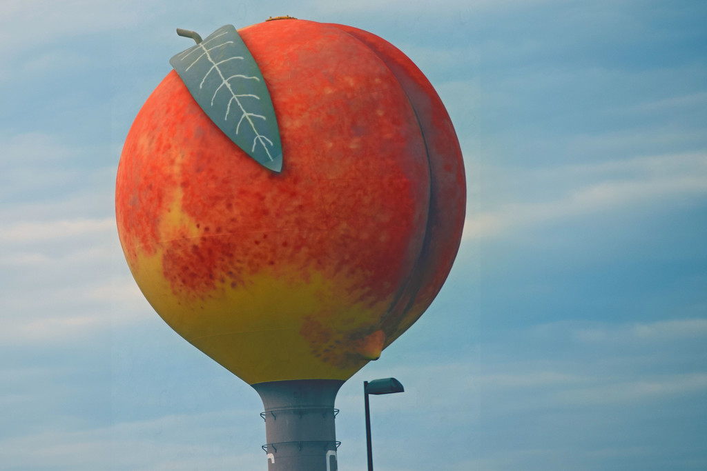 Big Peach Water Tower by dsp2
