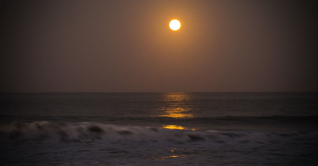 Moon Rise on the Atlantic Ocean! by rickster549