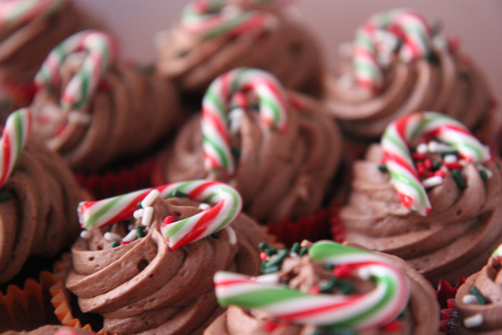 Christmas Cupcakes by cookingkaren