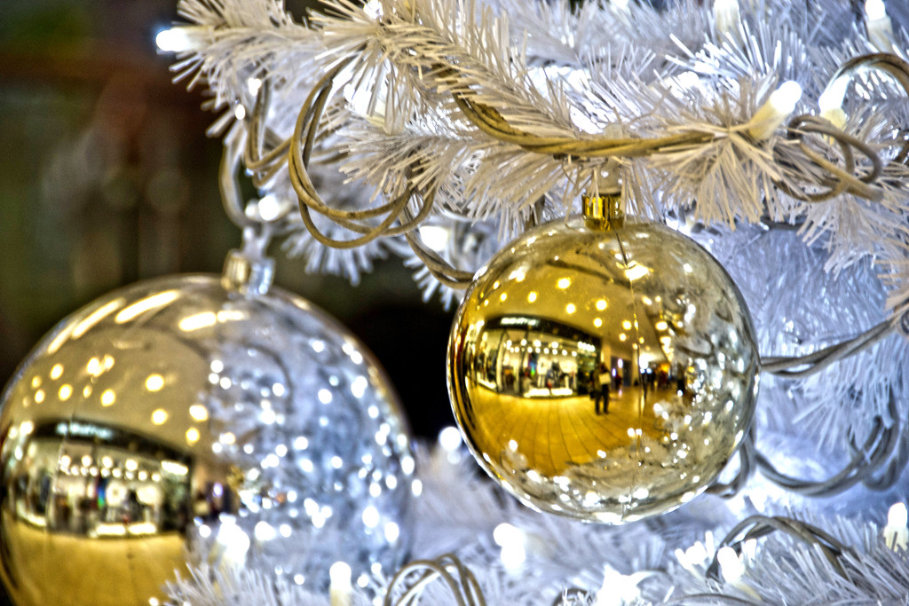 GOLD BAUBLES ON A WHITE CHRISTMAS TREE by sangwann