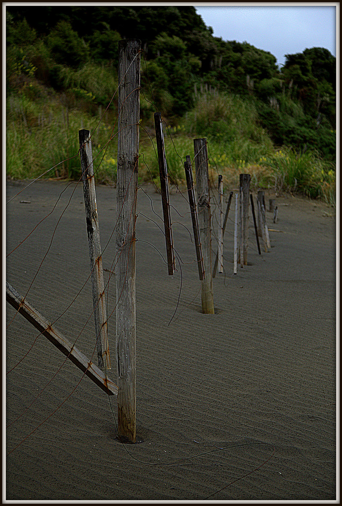 The fence to nowhere by dide