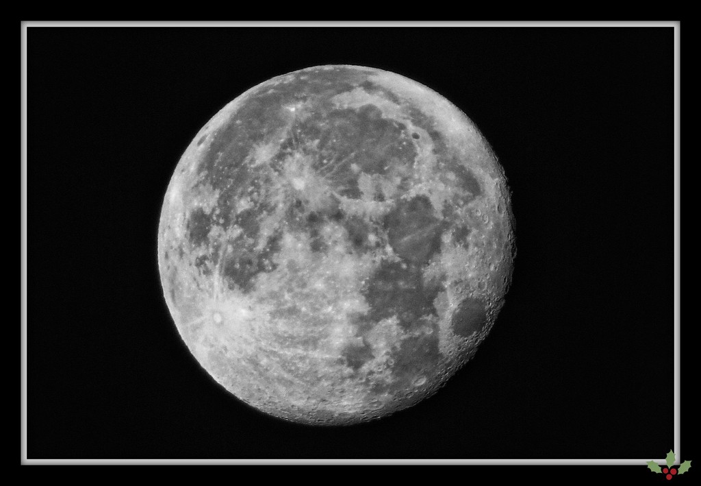 Full Moon by milaniet