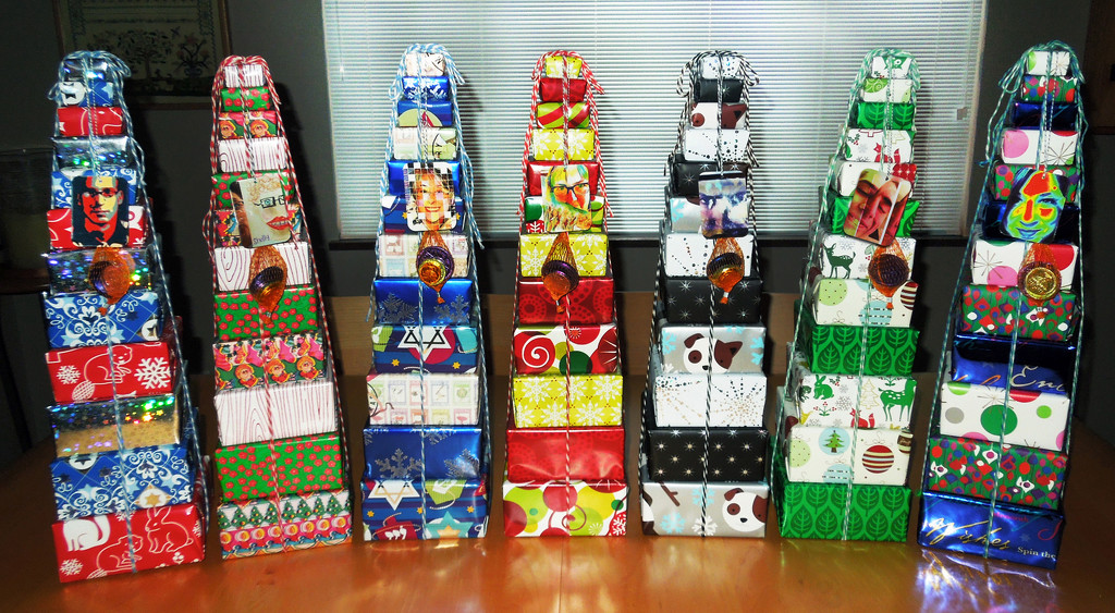 Gift Towers 2016 by yogiw