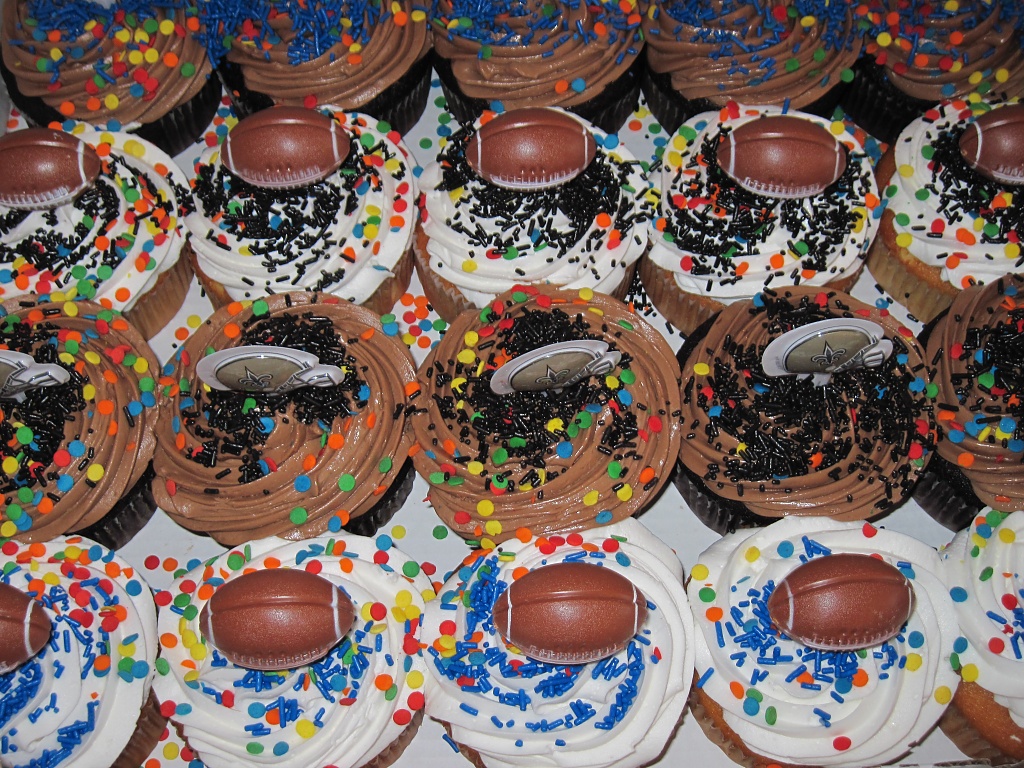 Super Bowl Cupcakes by Weezilou