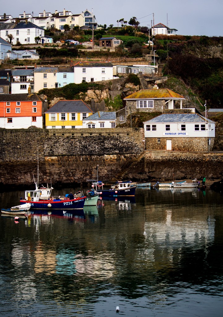 Harbour Office - Mevagissey by swillinbillyflynn