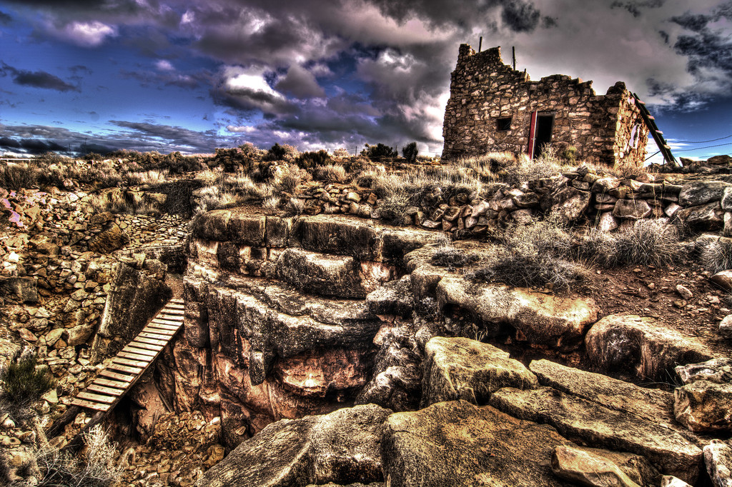 Two Guns - tone mapped by jeffjones