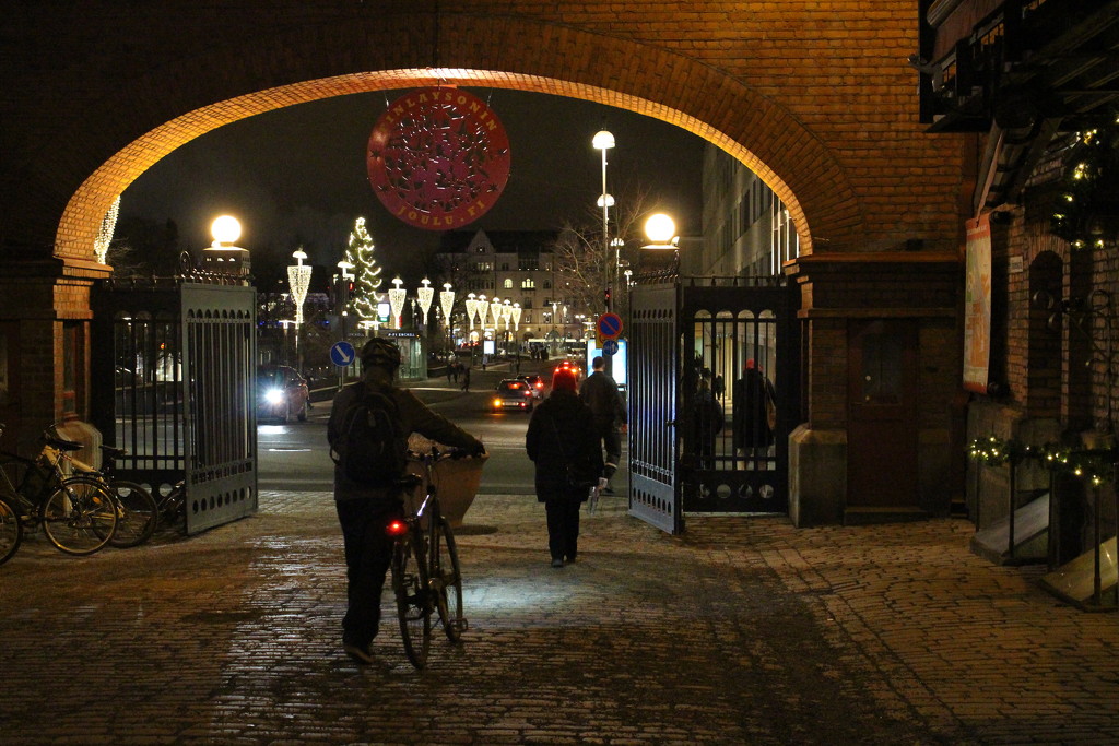 Tampere by night: Finlayson Gate  by annelis