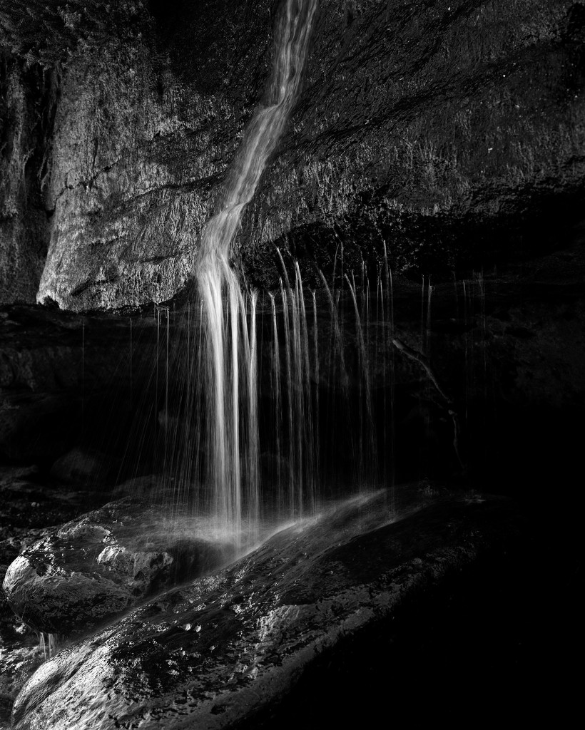 Light, rocks and water by peterdegraaff