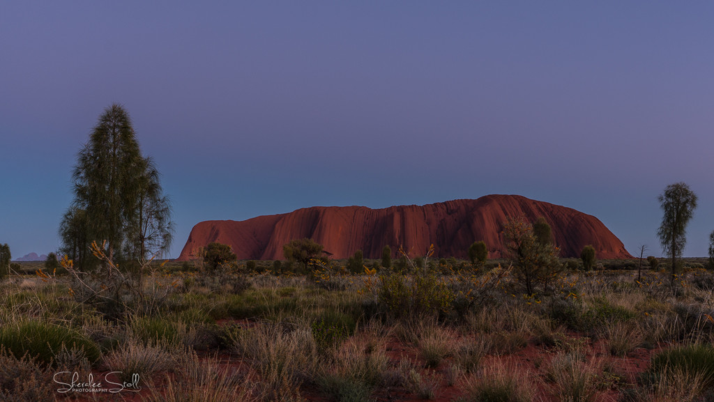 Uluru before sunrise by bella_ss