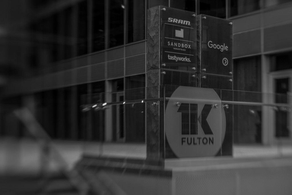 Google Language - 1K W Fulton (1000 W Fulton) by taffy