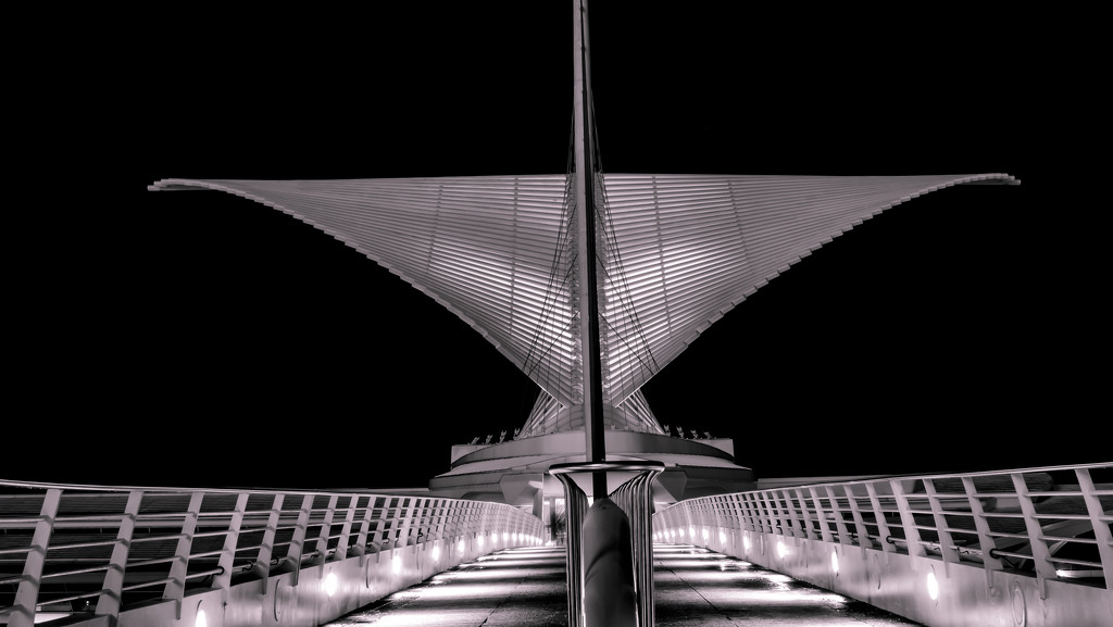 night Calatrava  by myhrhelper