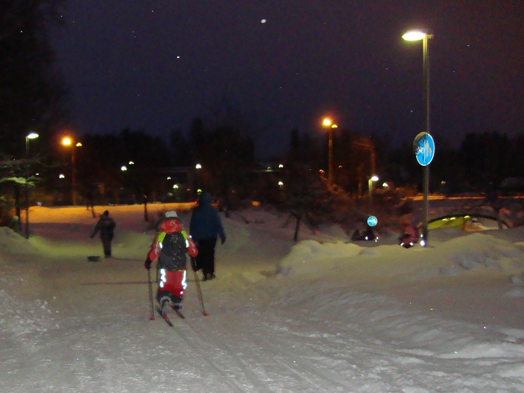 365-Skiing to school DSC06086 by annelis