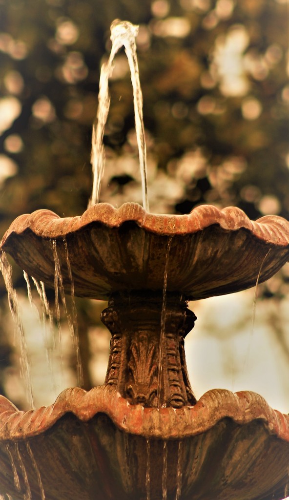 10-minute Fountain by granagringa