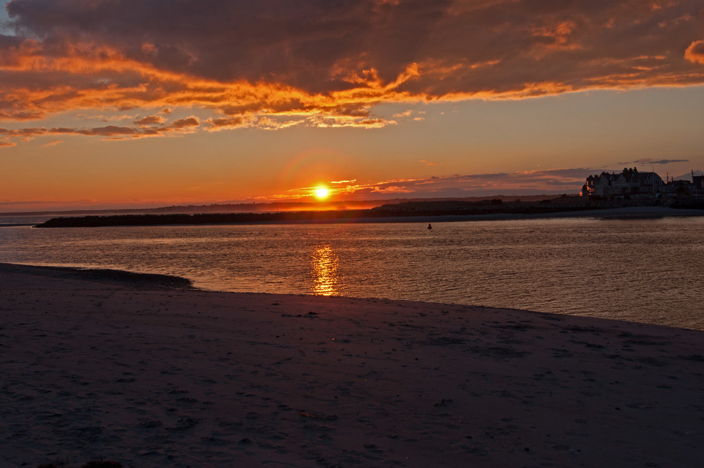 Ferry Beach Sunset by dianen