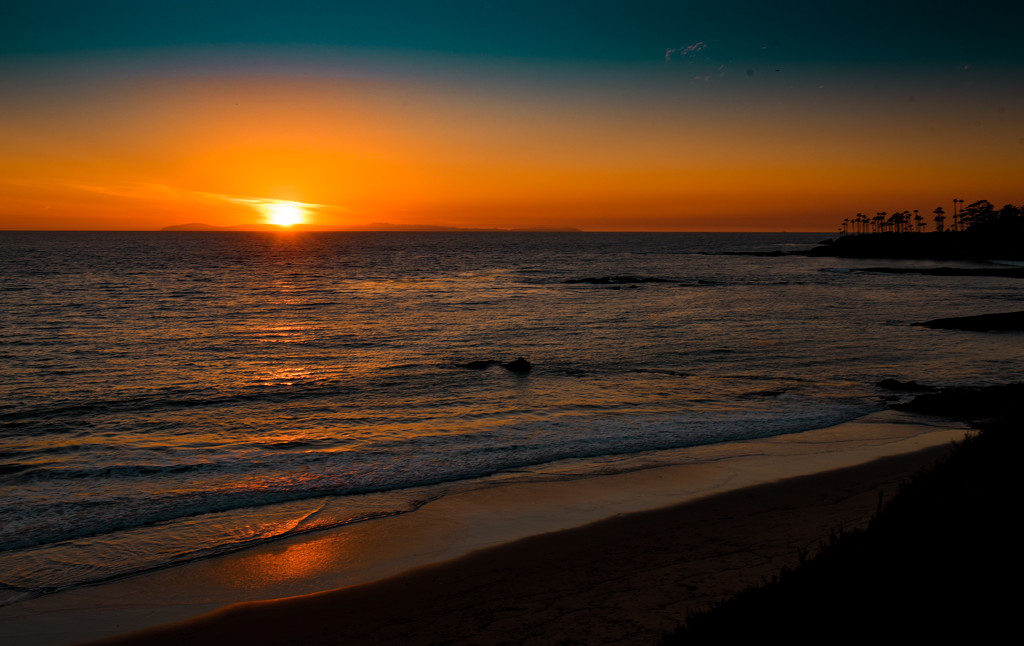 Laguna Beach Sunset by stray_shooter