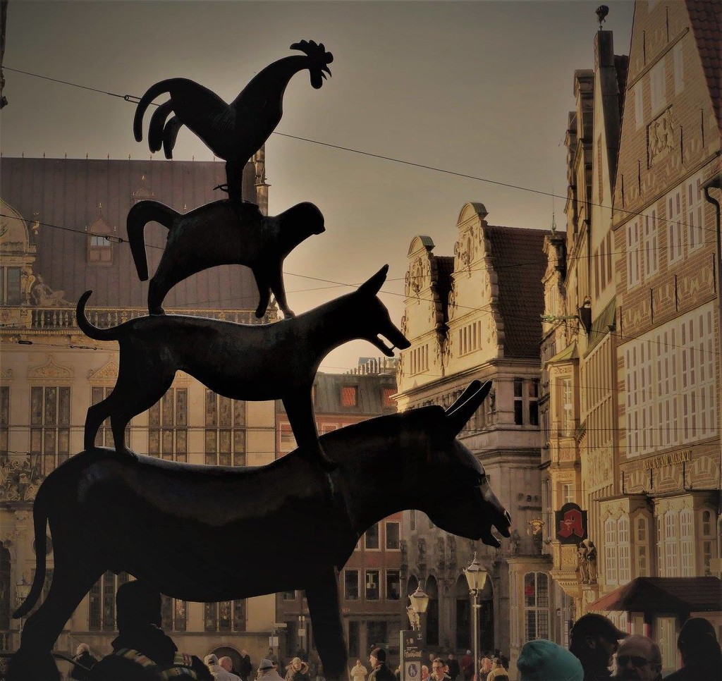 Musicians of Bremen by helenhall