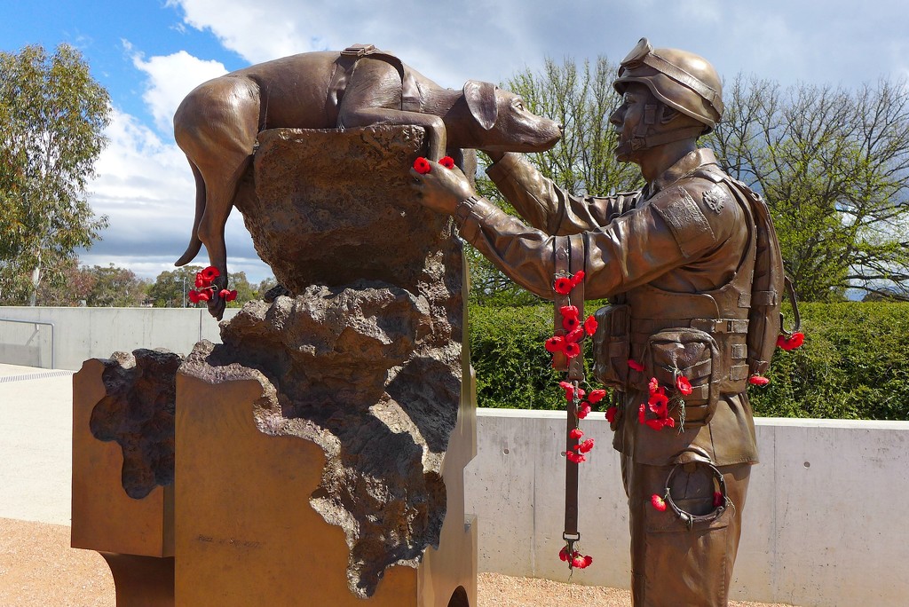 Memorial to explosives detection dogs by leggzy