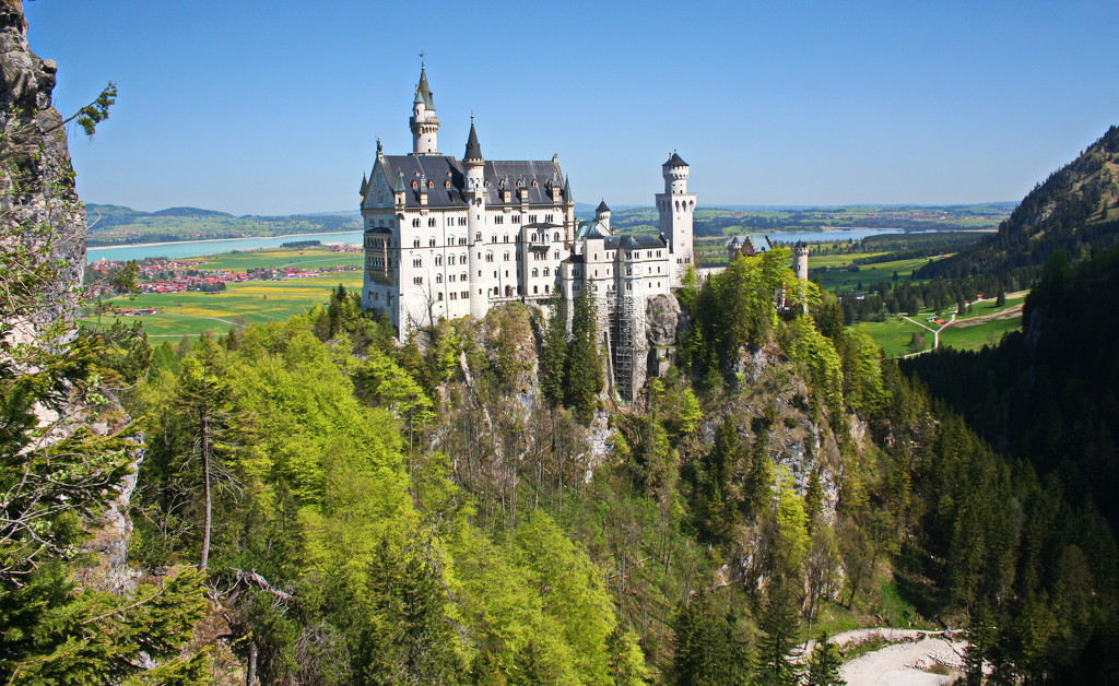 Schloss Neuschwanstein, Bavaria, Germany by terryliv