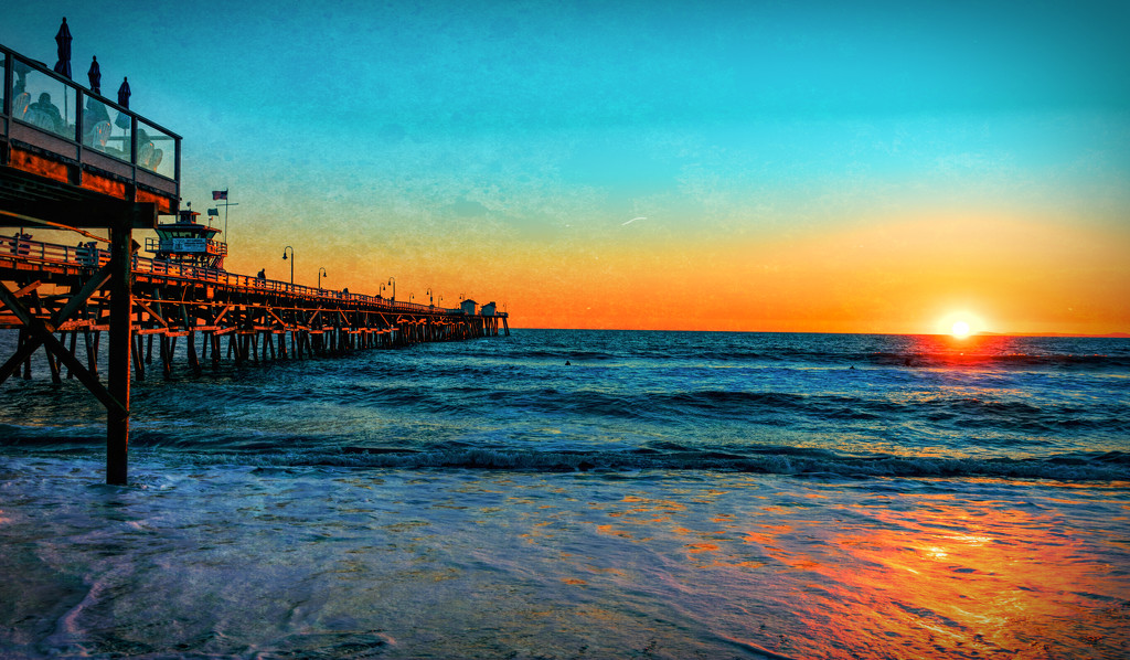 Sunset in San Clemente by stray_shooter
